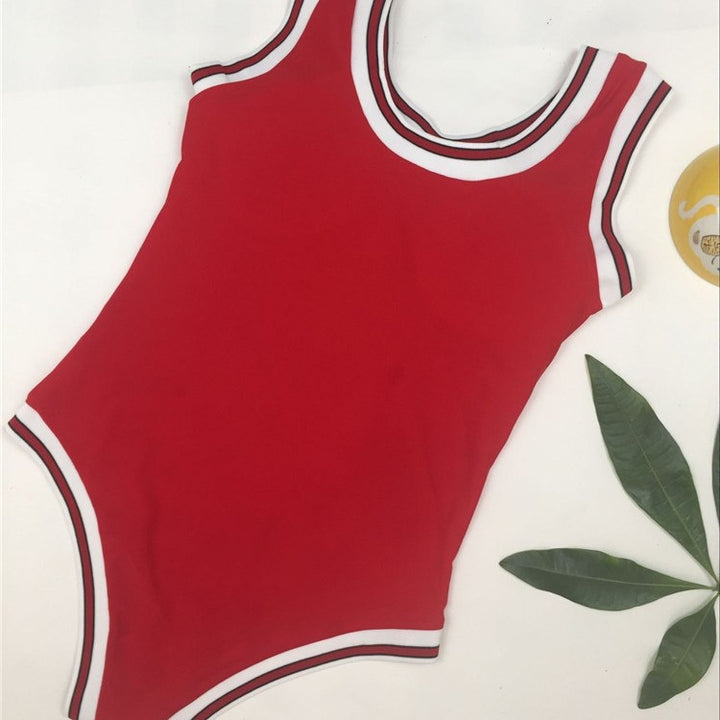 Dame sporty badedragt i basketball-design Stilla