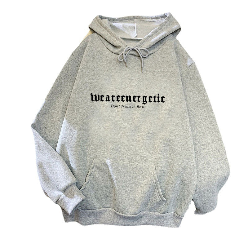 Dame hoodie med kreativ tekst og komfortabel pasform Skovae
