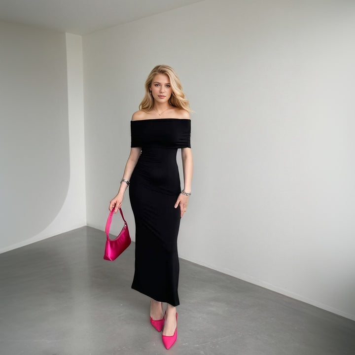 Kvindernes maxikjole med off-shoulder snit og stilfuld slids Stilla