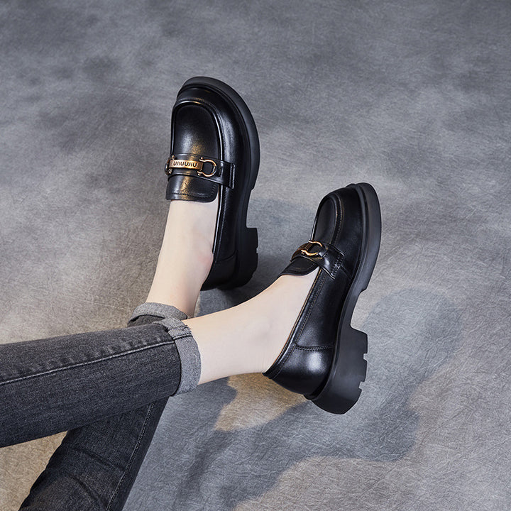 Dame Elegante Chunky Slipper med dekorative metal accenter Stilla