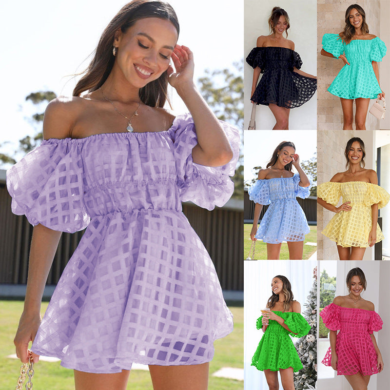 Dame Voluminøs Off-Shoulder Kjole med Rynkedetaljer og Elastisk Talje Stilla