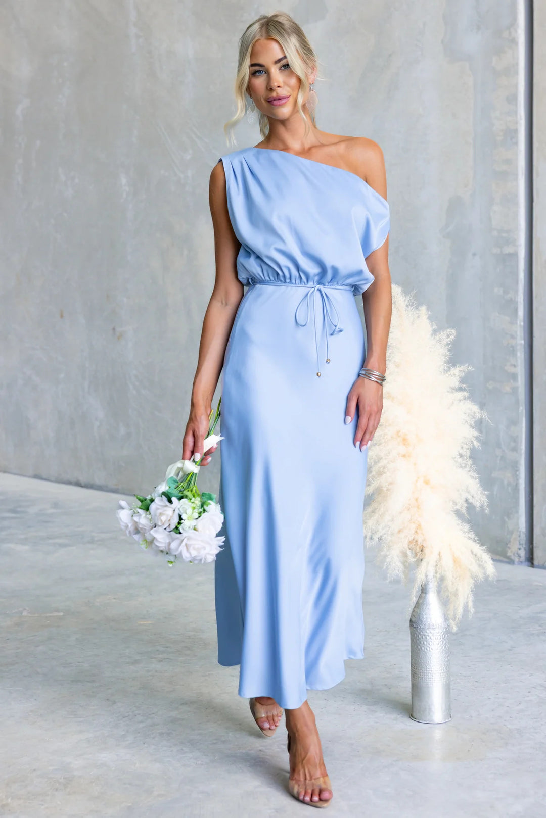 Ladies Maxi Kjole med Off-Shoulder Design og Elastisk Talje Skovae