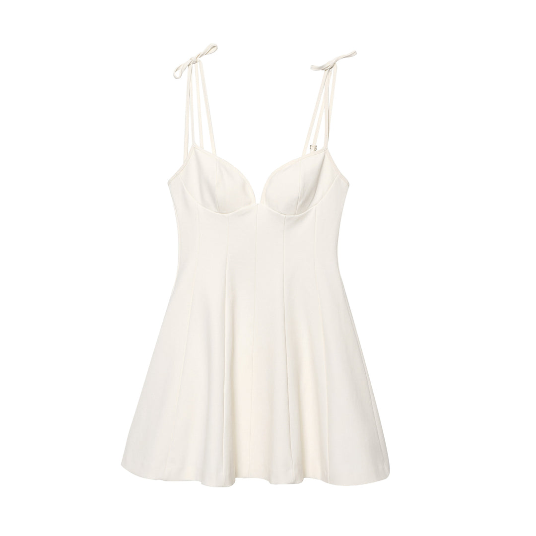 Femme Satisfying Flared Mini Kjole med justerbare stropper Stilla