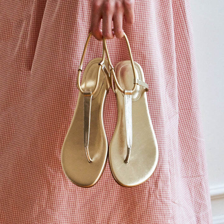 Dame elegante tofoderen med slank metallic rem design Stilla