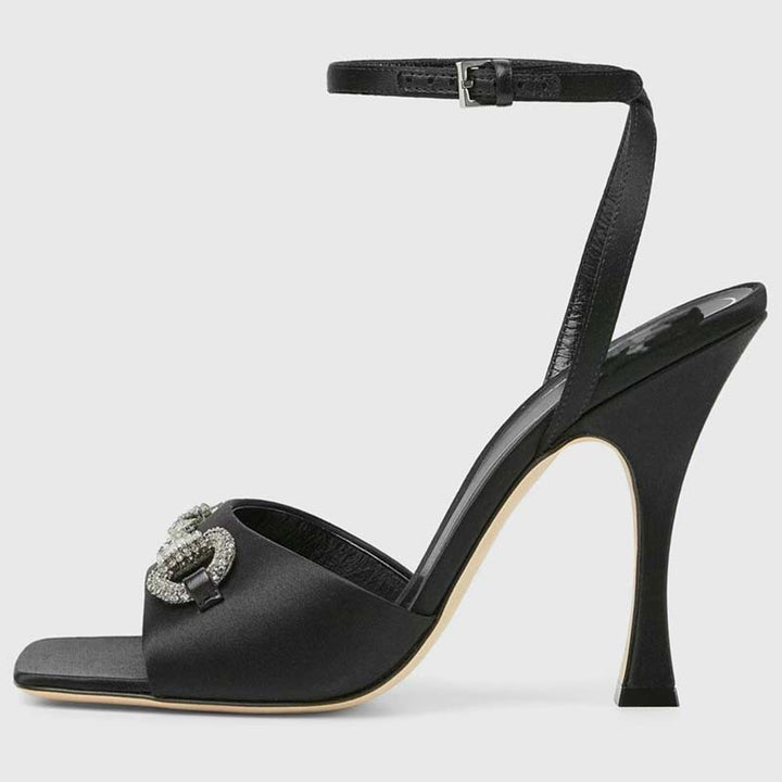 Femme Elegante Satin Åben tå Hæl sandaler med dekorativt Spændefeature Stilla