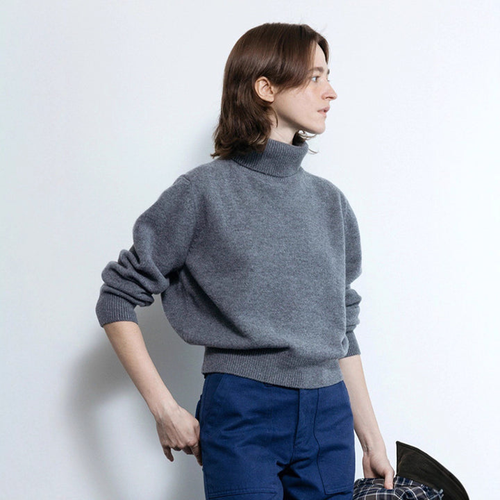 Kvinders hyggelige turtleneck sweater lavet af højkvalitets strikStilla