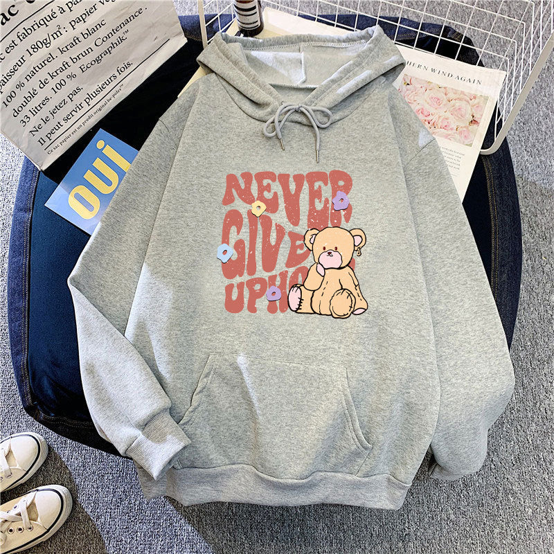 Kvindernes hoodie med motiverende bjørn design Skovae