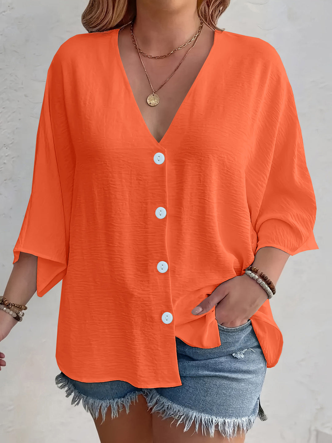 Dame Viskose Oversize-Bluse med V-udskæring og knapdetaljer Stilla