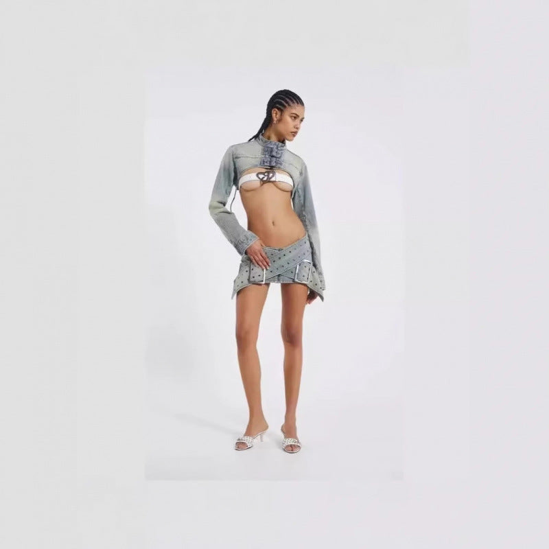 Dame cropped jeansjakke med iøjnefaldende spænde Stilla