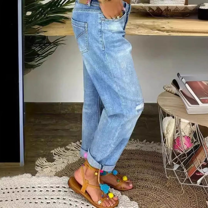 Dame Boyfriend Jeans med knaplukning og distressed effekter Stilla
