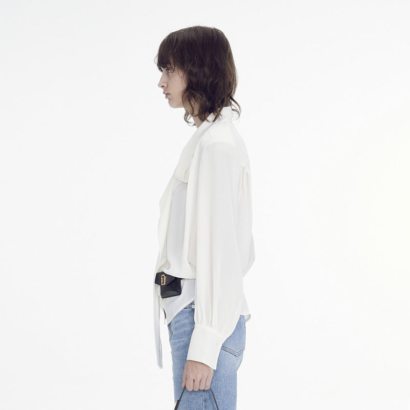 Dame elegant bluse med bånd og moderne detaljer Stilla