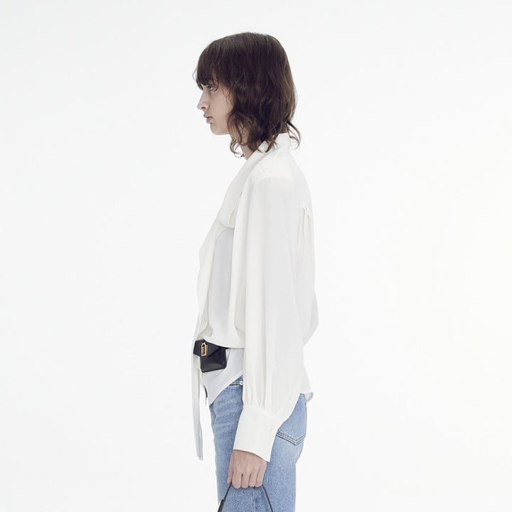 Dame elegant bluse med bånd og moderne detaljer Stilla