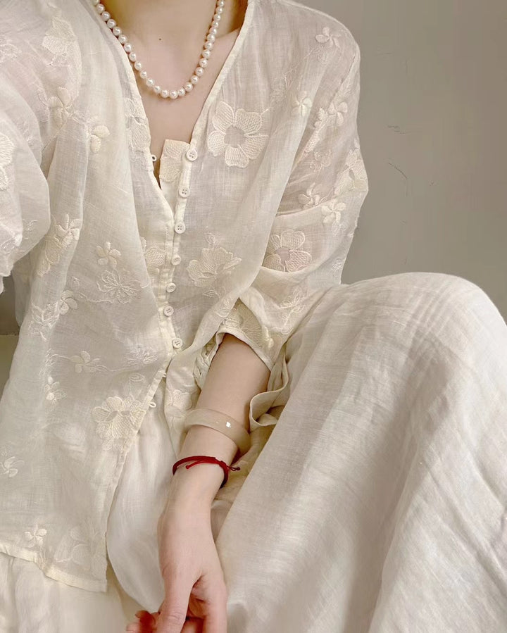 Femme Broderi Flydende Knapliste Bluse Stilla