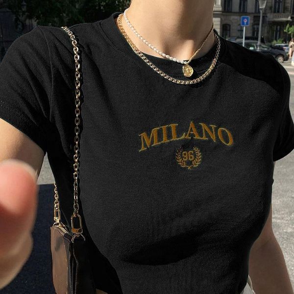 Dame cropped T-Shirt med broderet tekst og rund udskæring Skovae