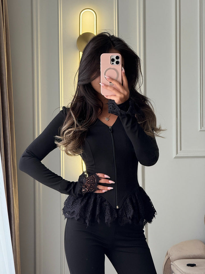 Dame Ruffle Top med Lynlås og Blonde Stilla