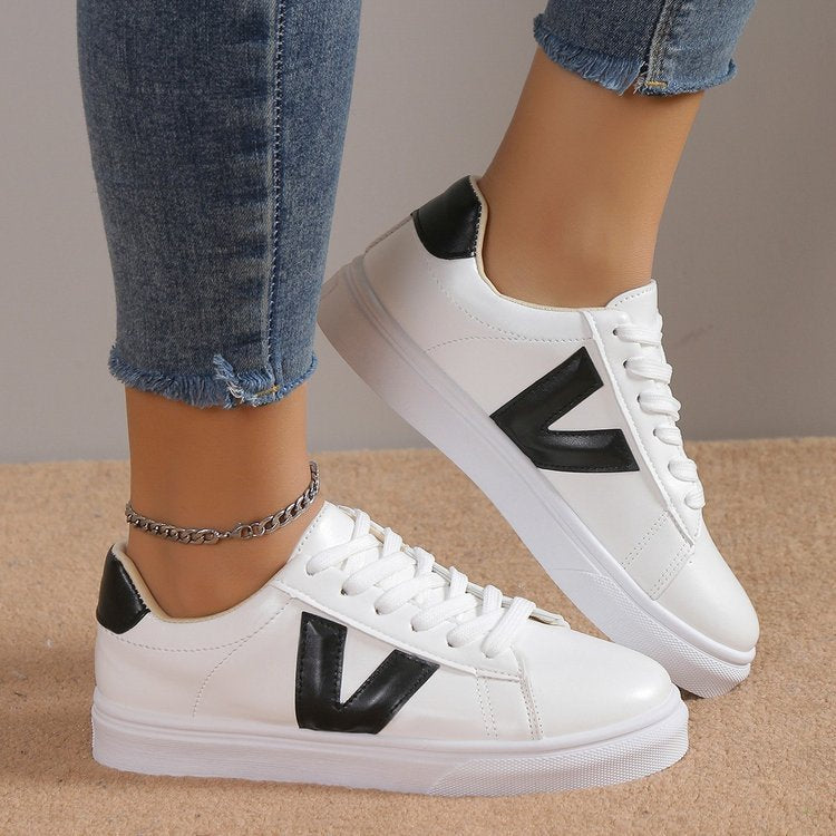Dame Sportliche Sneakers med glitrende accenter Stilla