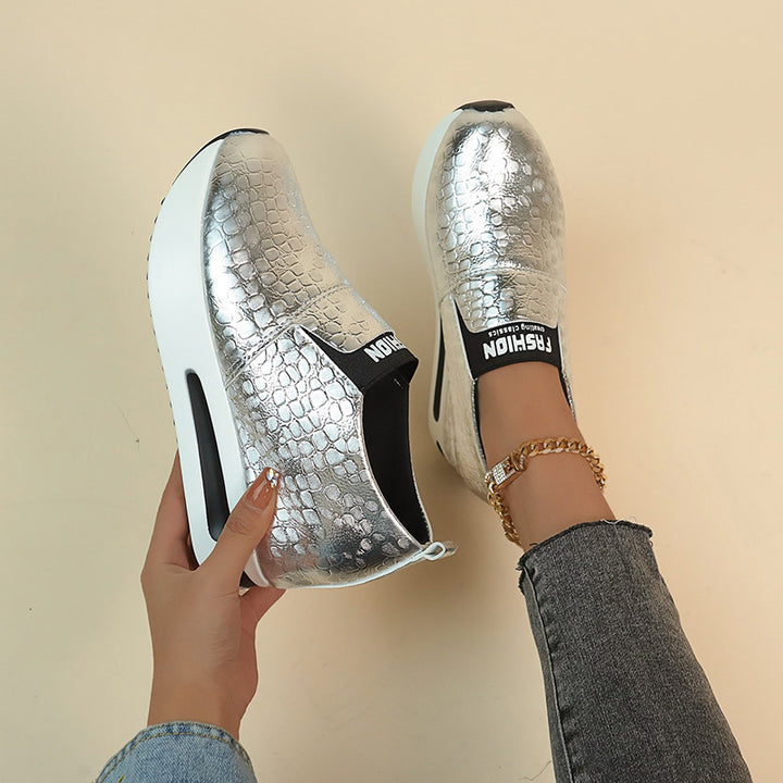 Dame Slip-On Sneakers med glitrende overmateriale og skridsikker sål Stilla