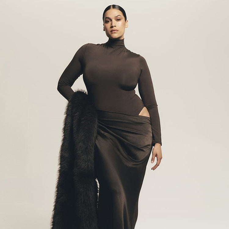 Dame Maxikjole med elegant rullekrave og raffineret draperingsdesign Stilla