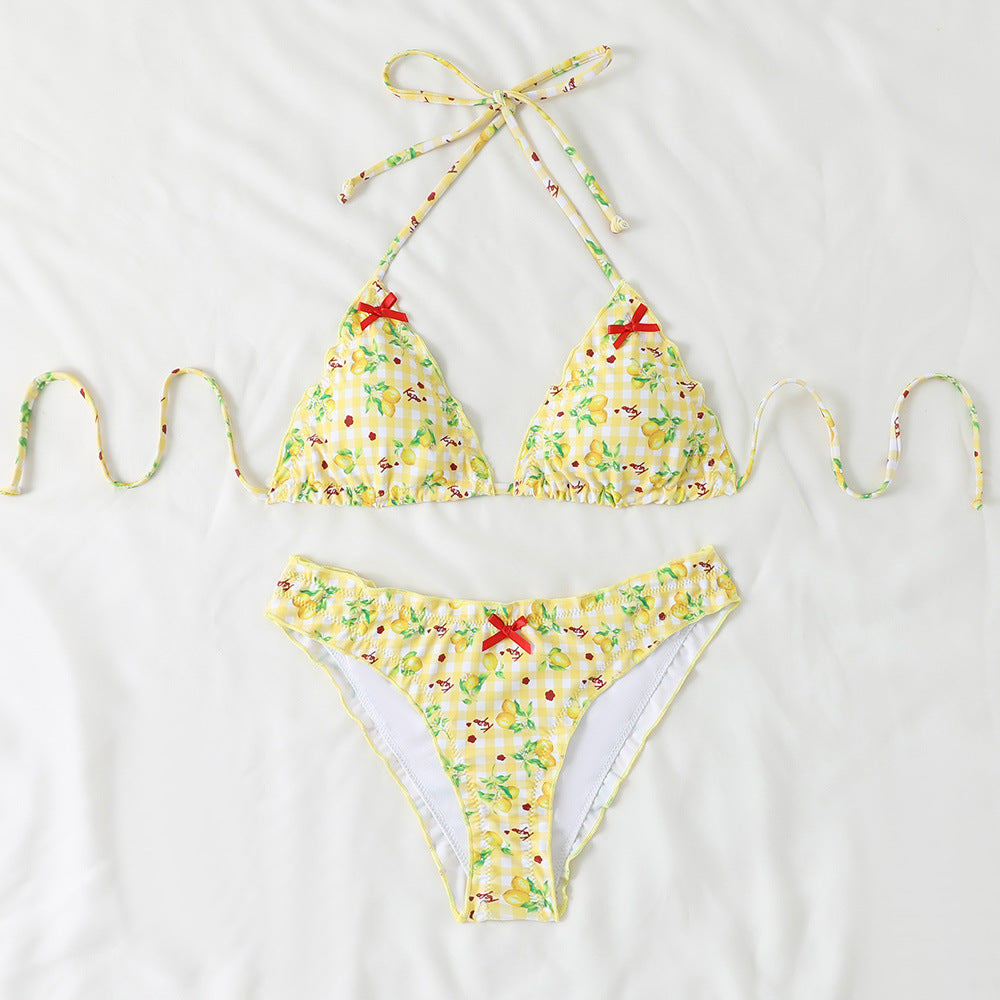 Dame trekant bikini med blomsterdesign og ruffles detaljer Skovae
