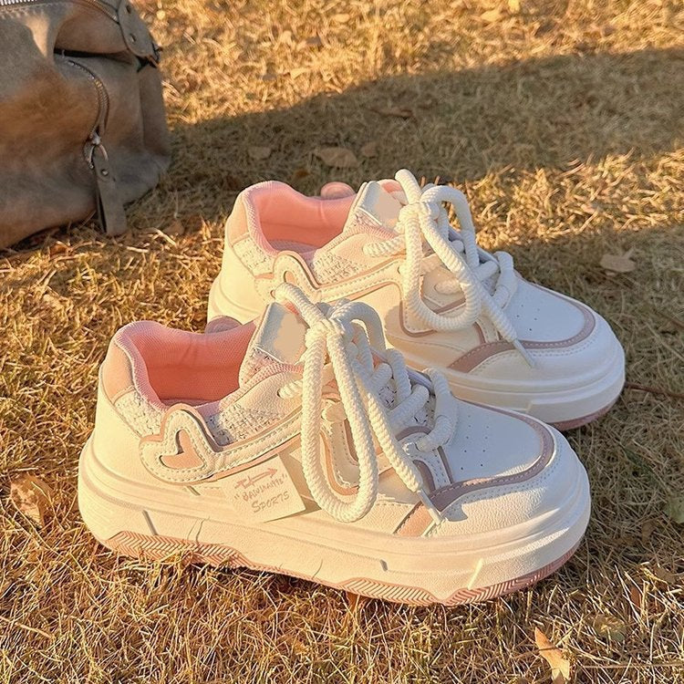 Dame sneakers i sporty chunky-design med farvede accenter og skridsikker sål Stilla