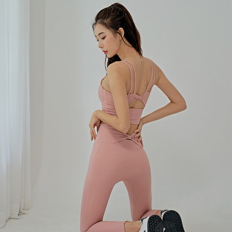 Dame Sporty Yoga-sæt med innovativt Cross-Back-design og høj talje Stilla