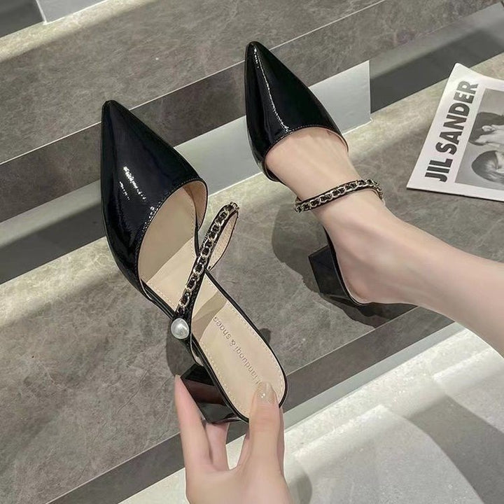 Dame Slingback-pumps med elegant kæde-detalje og stilfuld blokhæl Stilla