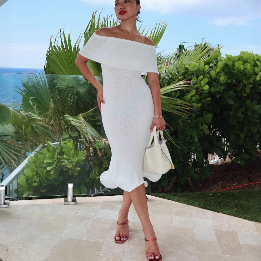 Dame elegant Off-Shoulder kjole med flydende kant og struktureret materiale Stilla