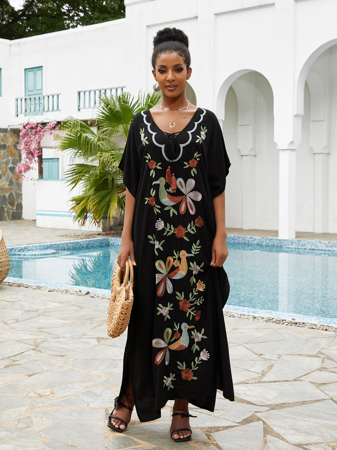 Dame Kaftan med blomstret broderi og elegant snit Stilla