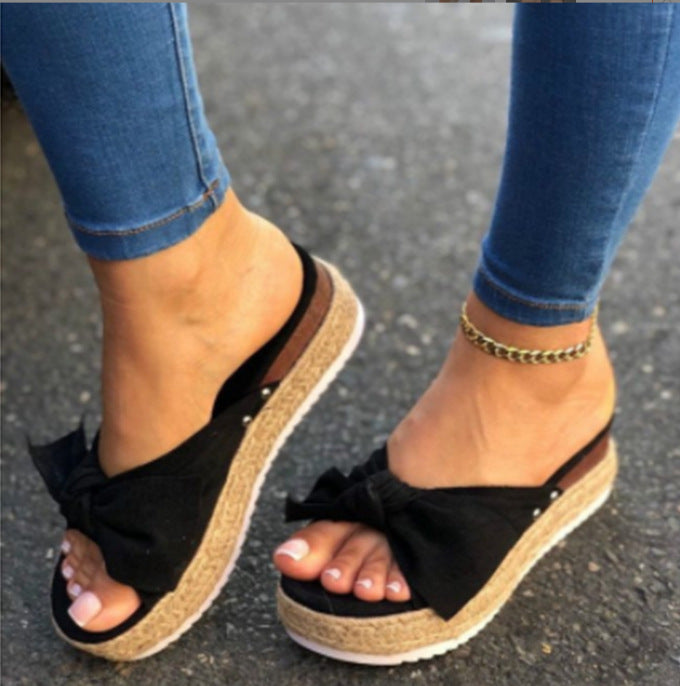 Dame komfortable sommer-sandaler med flettet design og moderne sløjfeakkent Stilla