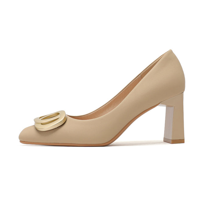 Femme Elegant Block-hæle med stilfuld metalaccent Stilla