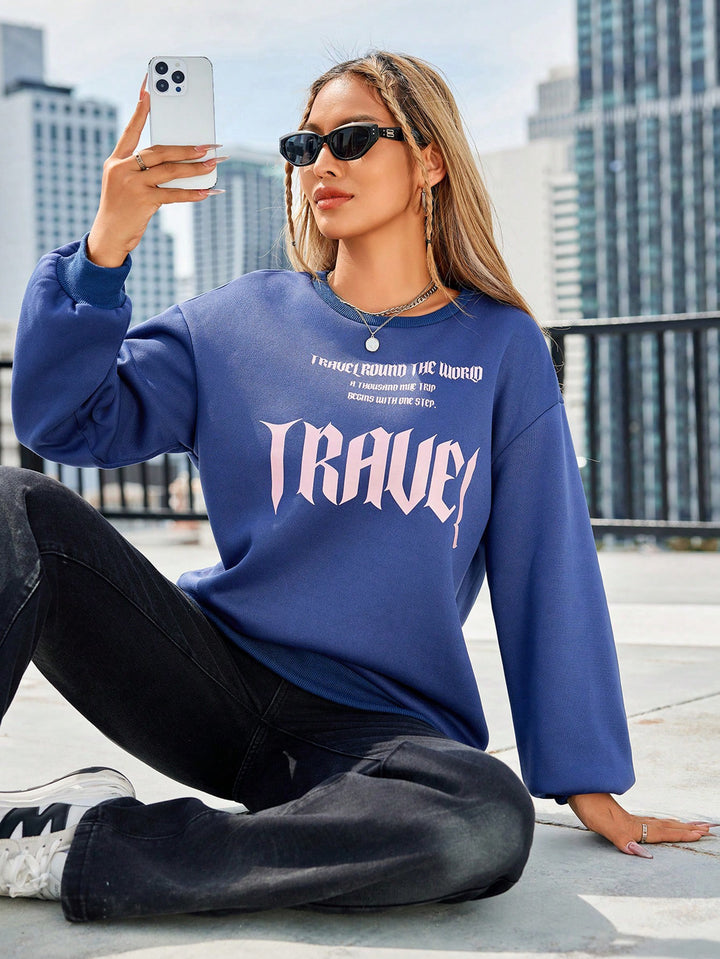 Kvinders sweatshirt med kunstnerisk tekst og afslappet pasform Stilla