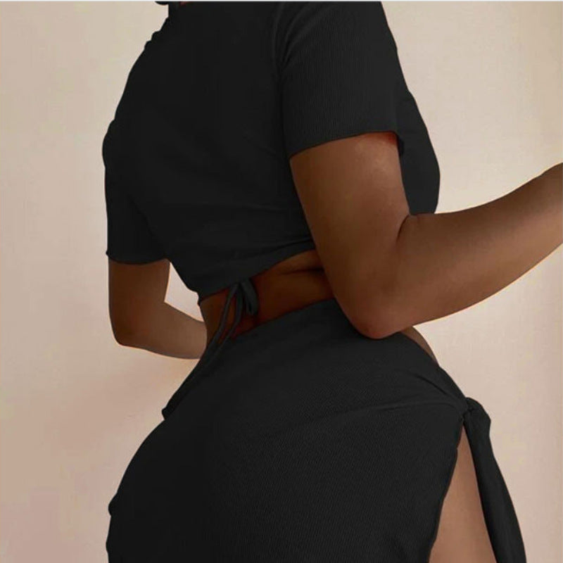 Femme Chic Slips-Front Crop Top og højt liv nederdel sæt Stilla