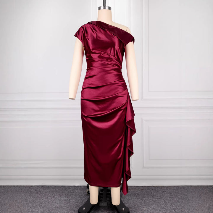 Damer elegant satin aftenkjole med asymmetrisk volangdetaljer Skovae