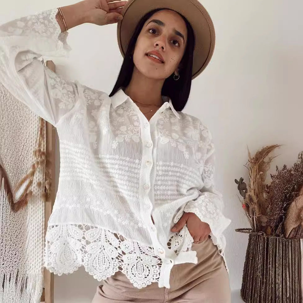 Dame elegant spids bluse med florale broderier og knaplukning Stilla