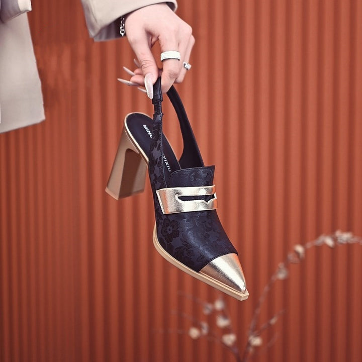 Dame elegante spidse Slingback-pumper med dekorativ metalaccent Stilla