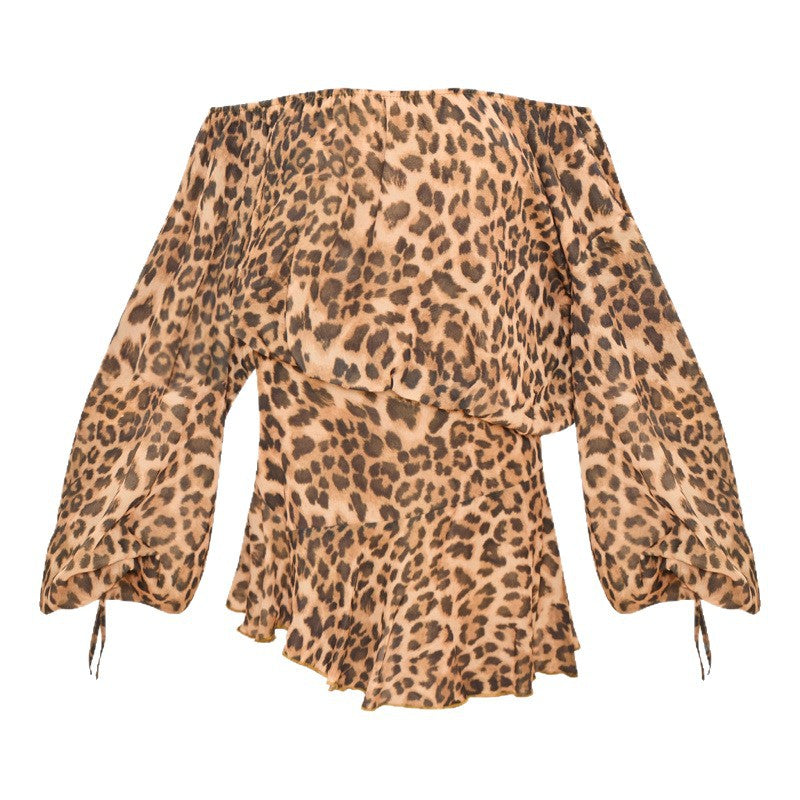 Femme Off-Shoulder Rynket Mini Kjole med Dyreprint Stilla