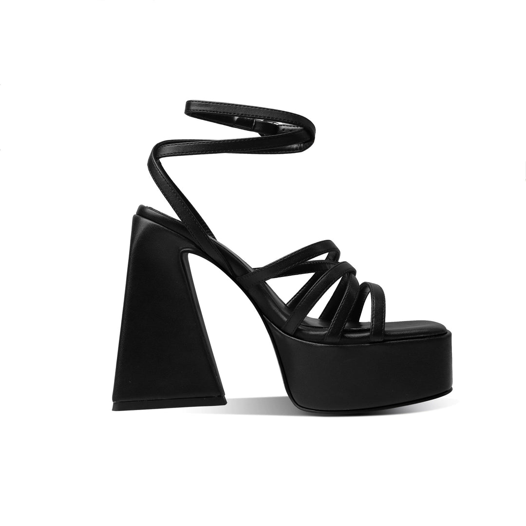 Femme Strappy High-Platform Sandaler med geometrisk hæl Stilla