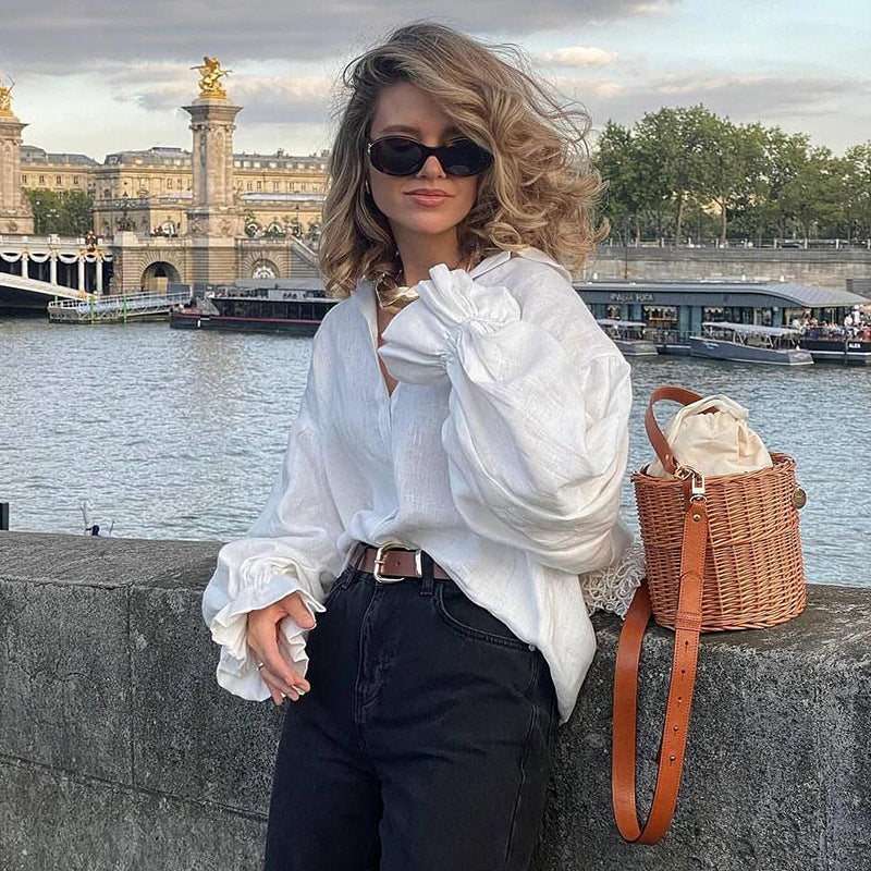 Dame hørbluse med voluminøse ærmer og elegant knapliste Stilla