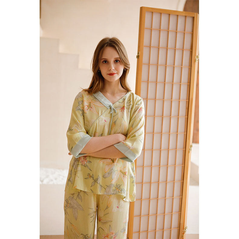 Dame Pyjama-sæt med blomsterdesign og elegant snit Stilla