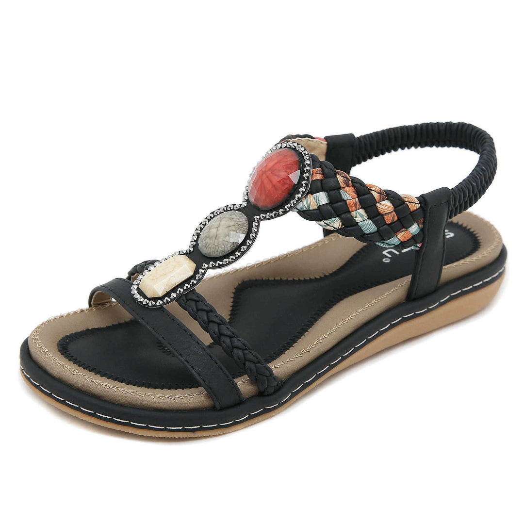 Dame sandaler med flettet remdesign og elegante smykkesten Stilla