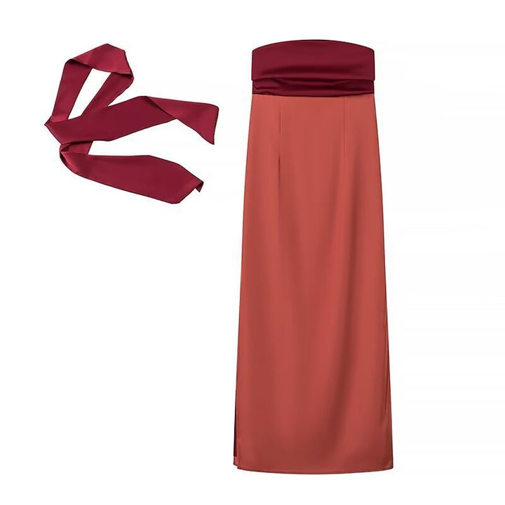 Dame Maxikjole med legende halterneck og elegant ruffle-detalje Stilla