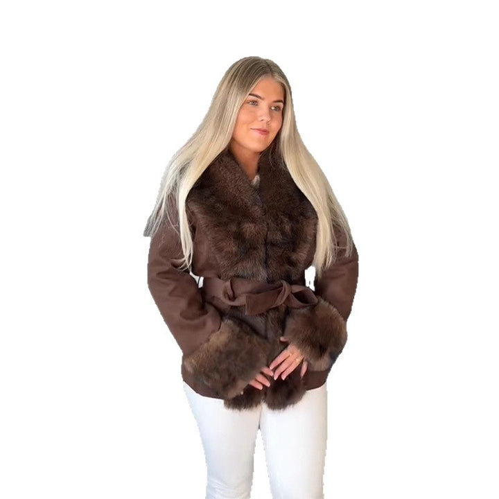 Kvinders luksuriøse faux fur frakke med taljebælte Stilla