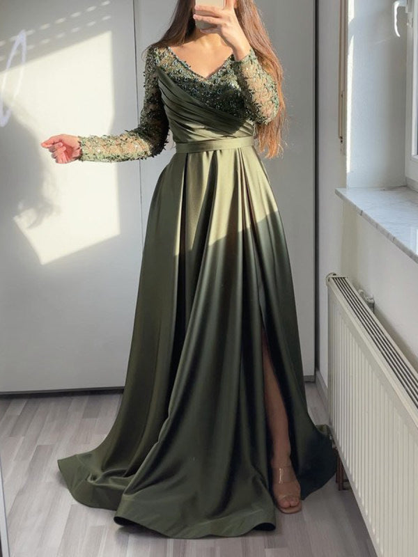 Dame Elegant aftenkjole med skinnende overdel og sideslits Stilla