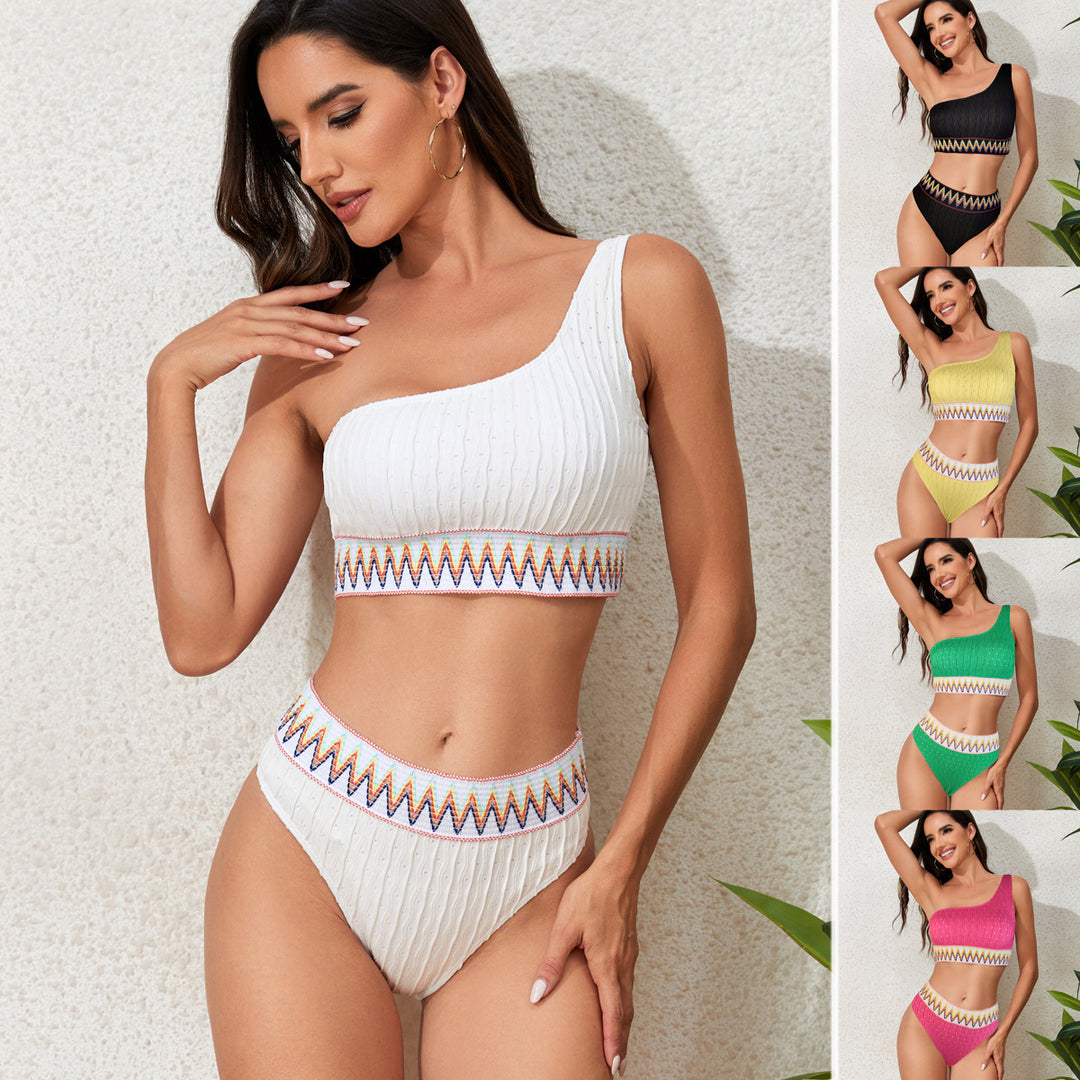 Dame Høj kvalitets Bikini-sæt med asymmetrisk top og farverig broderedesign Stilla