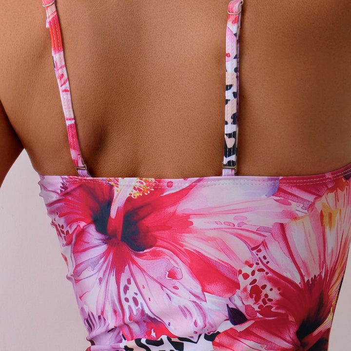 Dame one-piece badedragt med elegant blomsterdesign og materiale af høj kvalitet Stilla