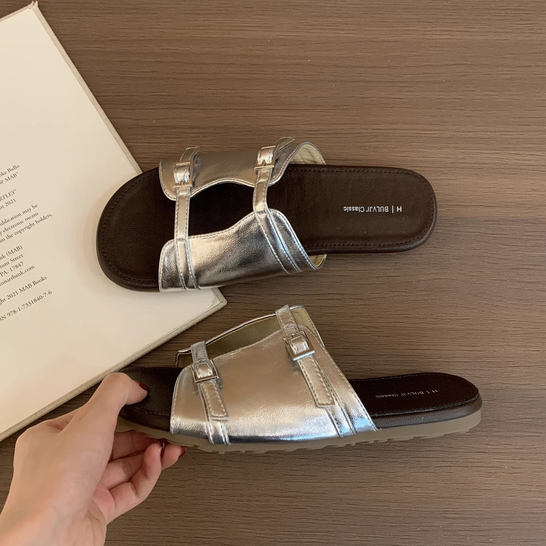 Femme Elegante Slide Sandaler med Dekorativ Spænde Stilla