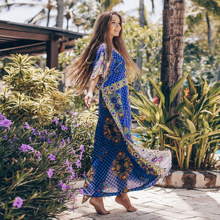 Dame Let Kaftan med farverigt blomstermønster og sidelommer Stilla