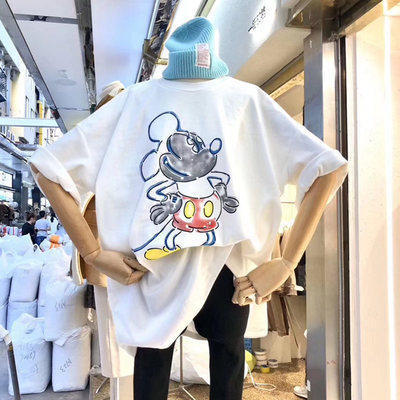 Dame T-shirt med kreativ Mickey Mouse print og afslappet pasform Stilla