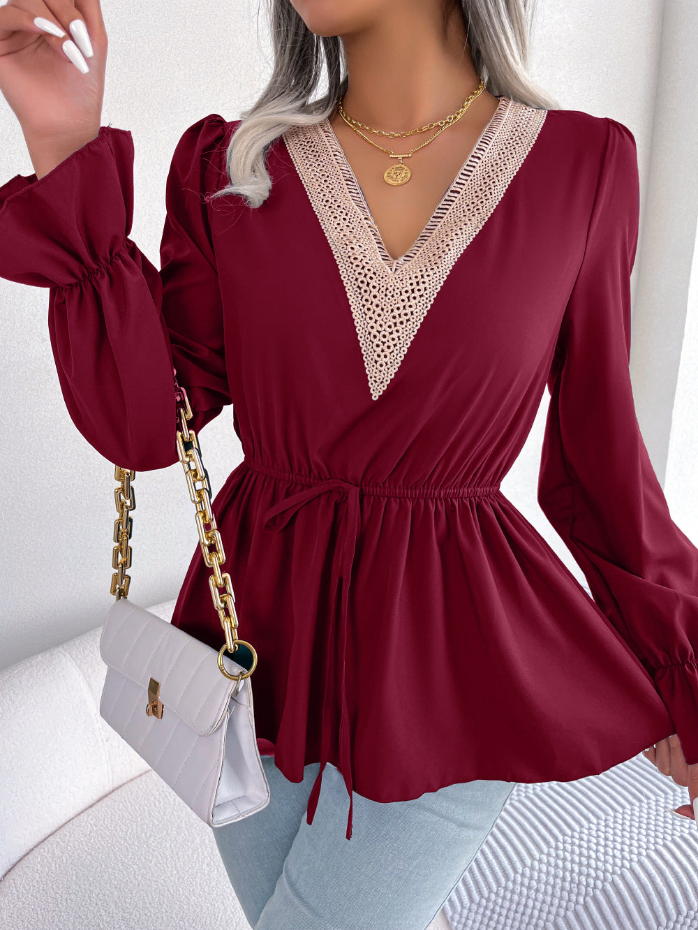 Dame Elegant Bluse med V-hals og flæse detaljer Stilla