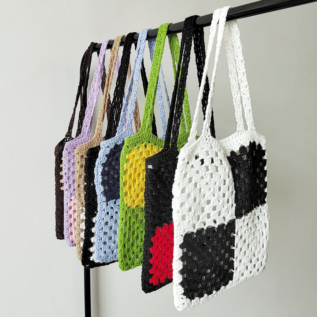 Dame hæklede indkøbs-taske i moderigtigt patchwork-design Stilla